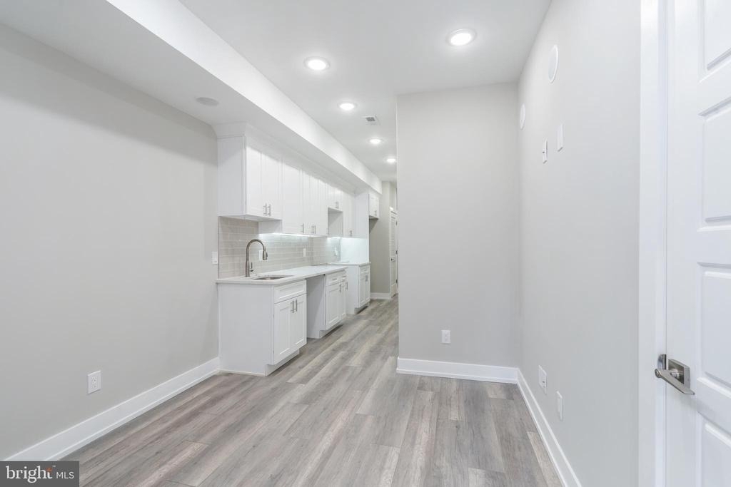 103 E Duval Street - Photo 8