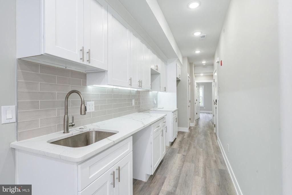 103 E Duval Street - Photo 6