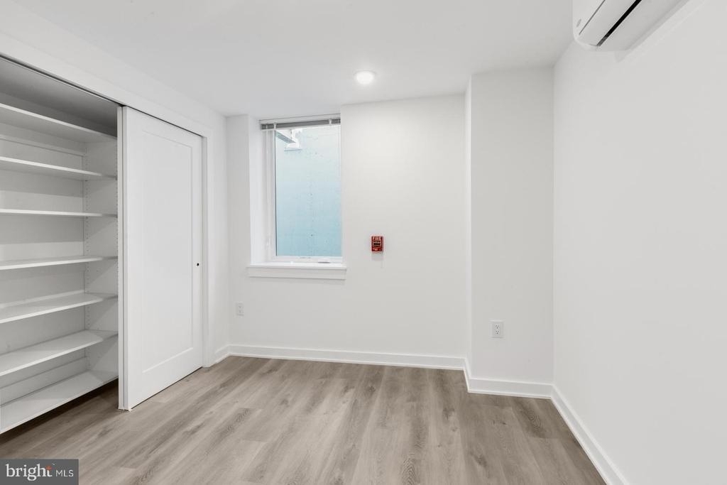 2046 E Lehigh Avenue - Photo 14