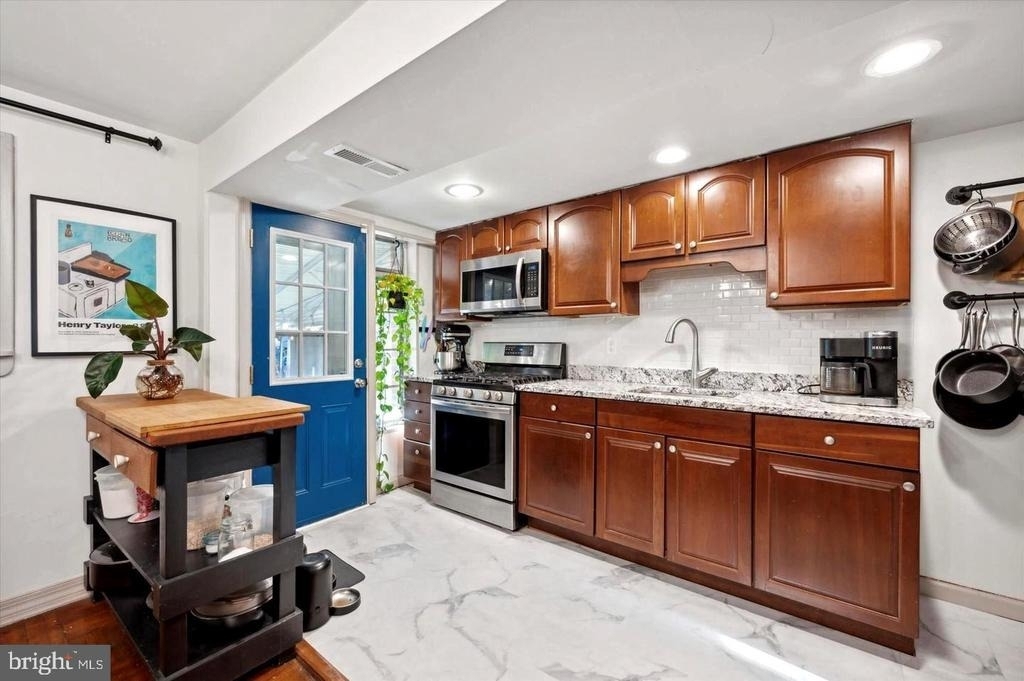 4572 Manayunk Avenue - Photo 8
