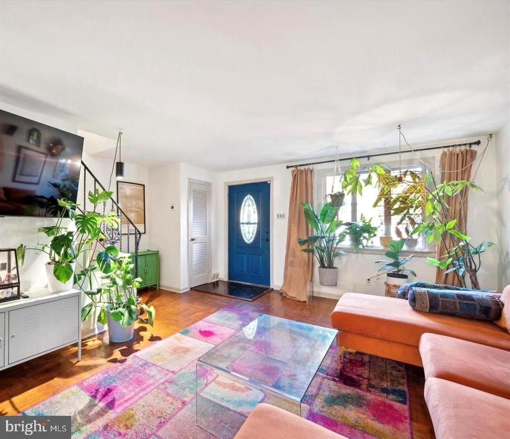 4572 Manayunk Avenue - Photo 3
