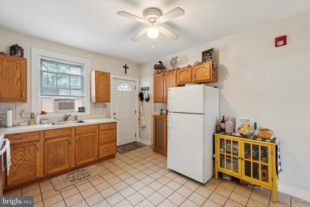 20 S Village Avenue - Photo 2