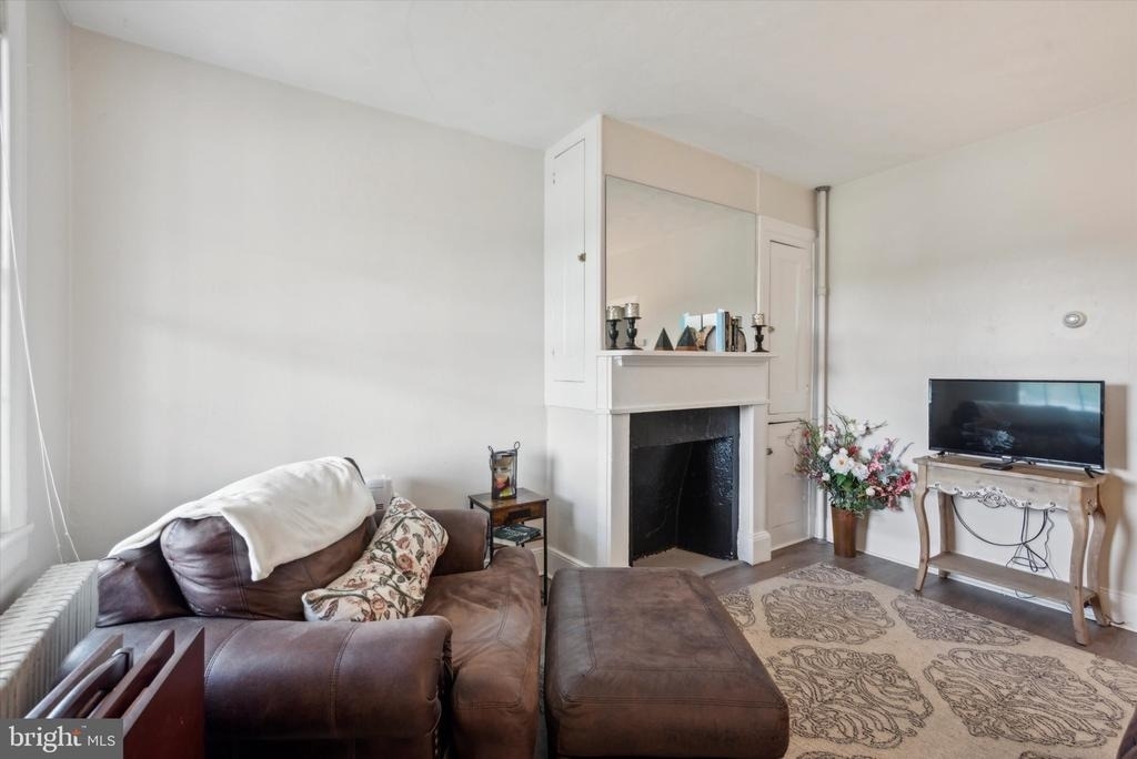 20 S Village Avenue - Photo 3