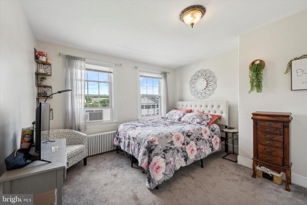 20 S Village Avenue - Photo 5