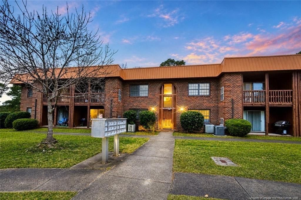 629 Gables Court - Photo 0