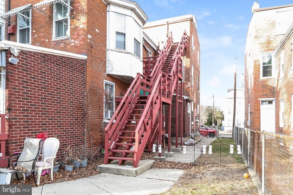 212 E Broad Street - Photo 12