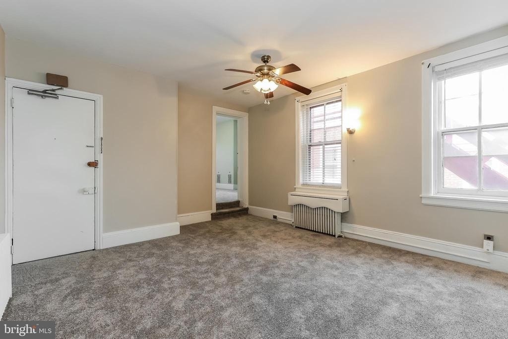 212 E Broad Street - Photo 8