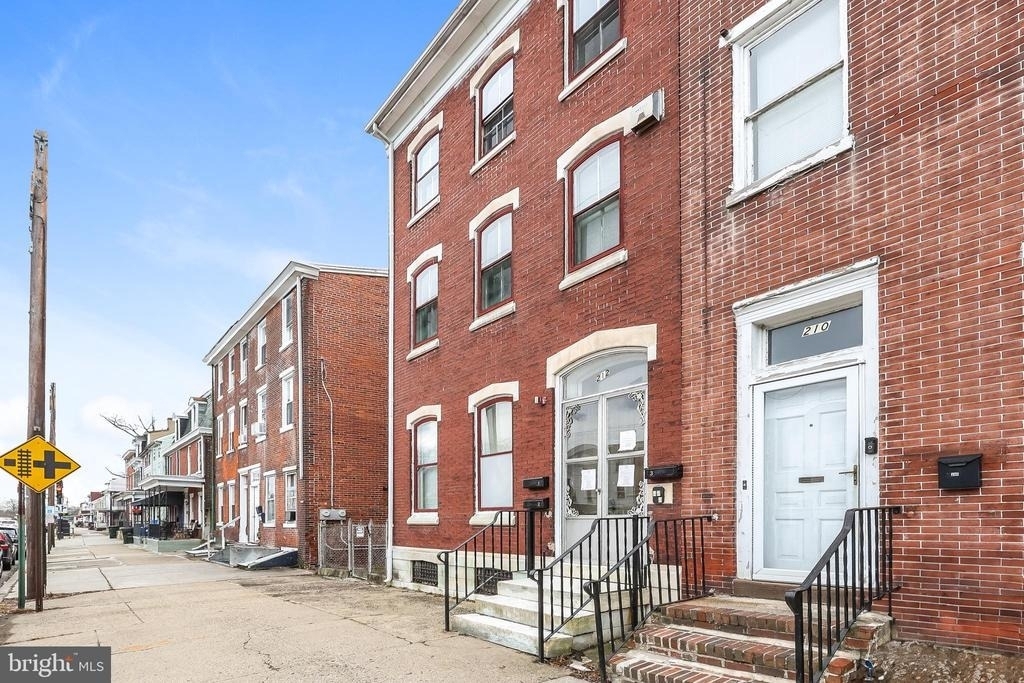 212 E Broad Street - Photo 13