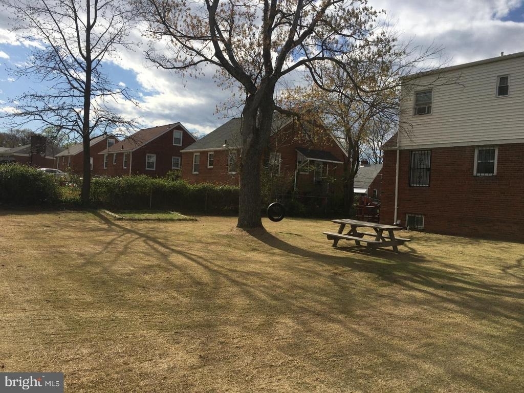 2707 Fairlawn Street - Photo 1