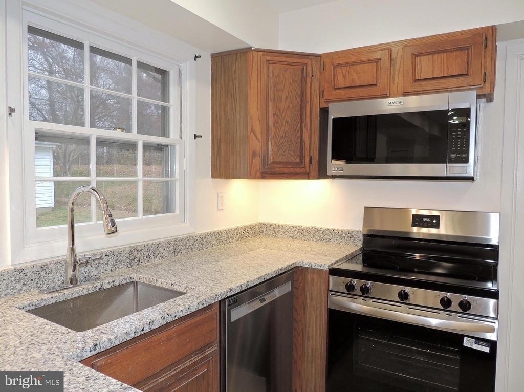 12206 Maycheck Lane - Photo 9