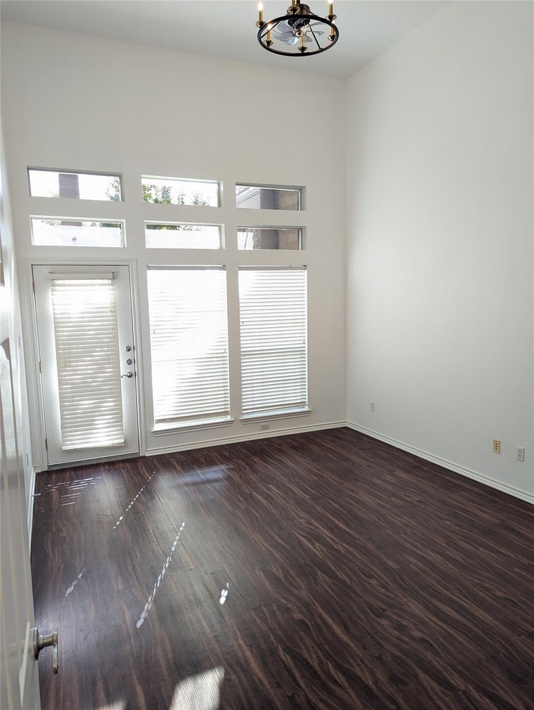 2918 Ranch Road 620 N - Photo 13
