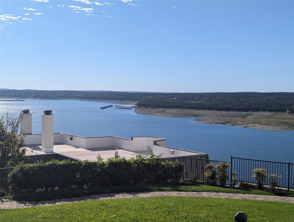 2918 Ranch Road 620 N - Photo 24