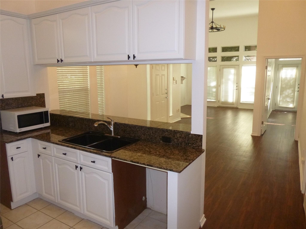 2918 Ranch Road 620 N - Photo 11