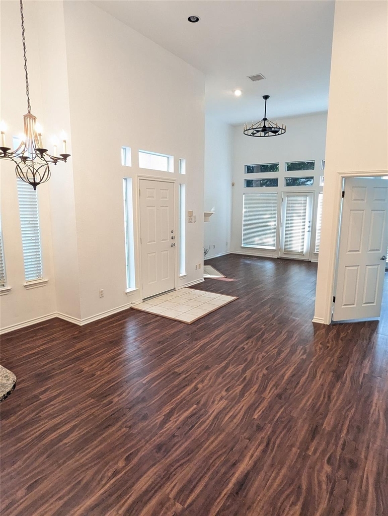 2918 Ranch Road 620 N - Photo 8