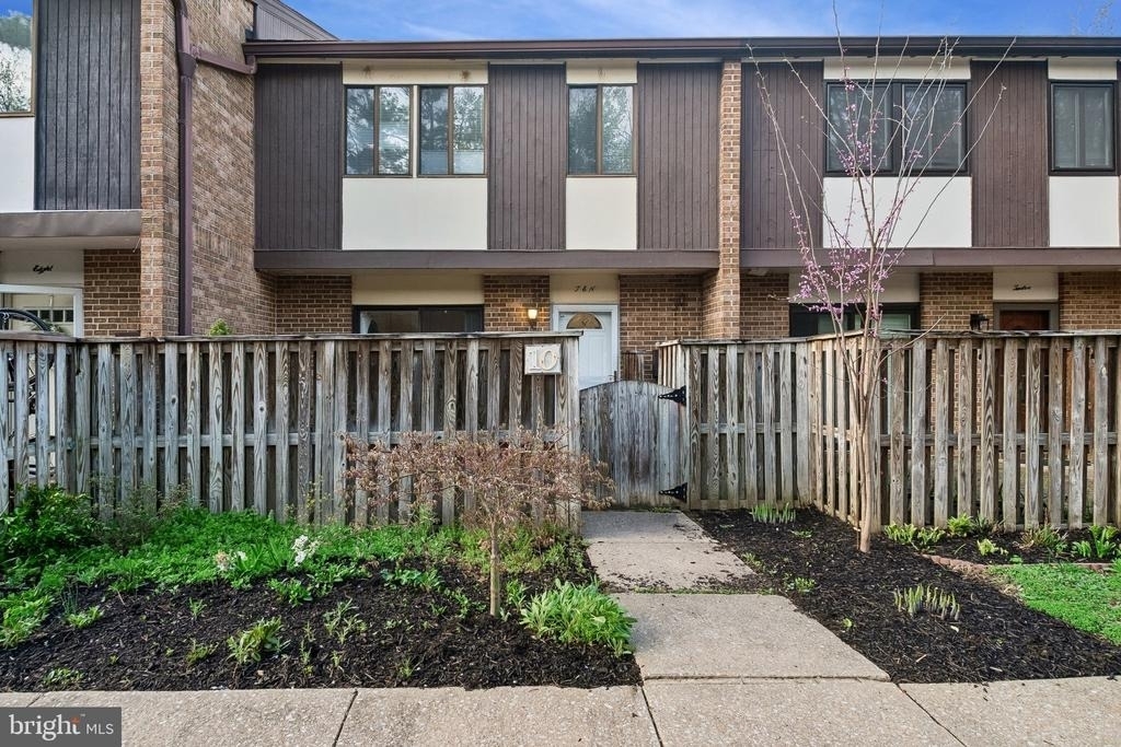 10 Pine Bark Court - Photo 0