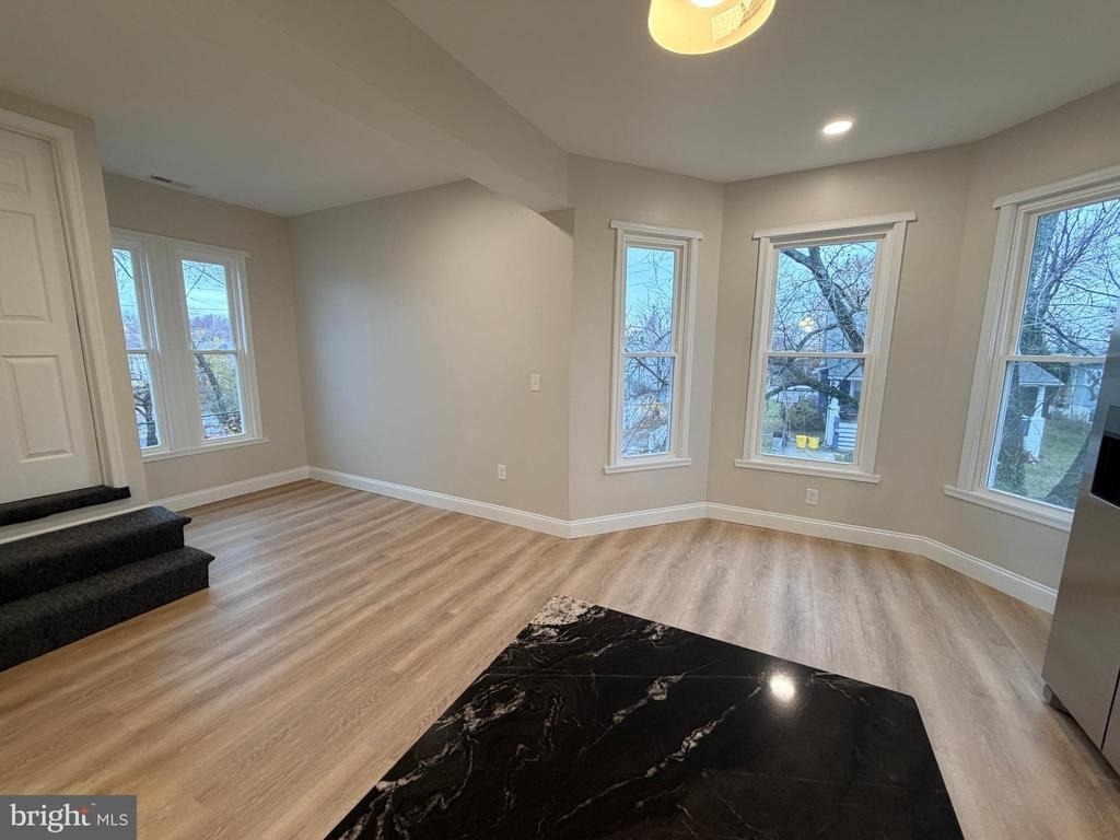 3 E Overlea Avenue - Photo 9