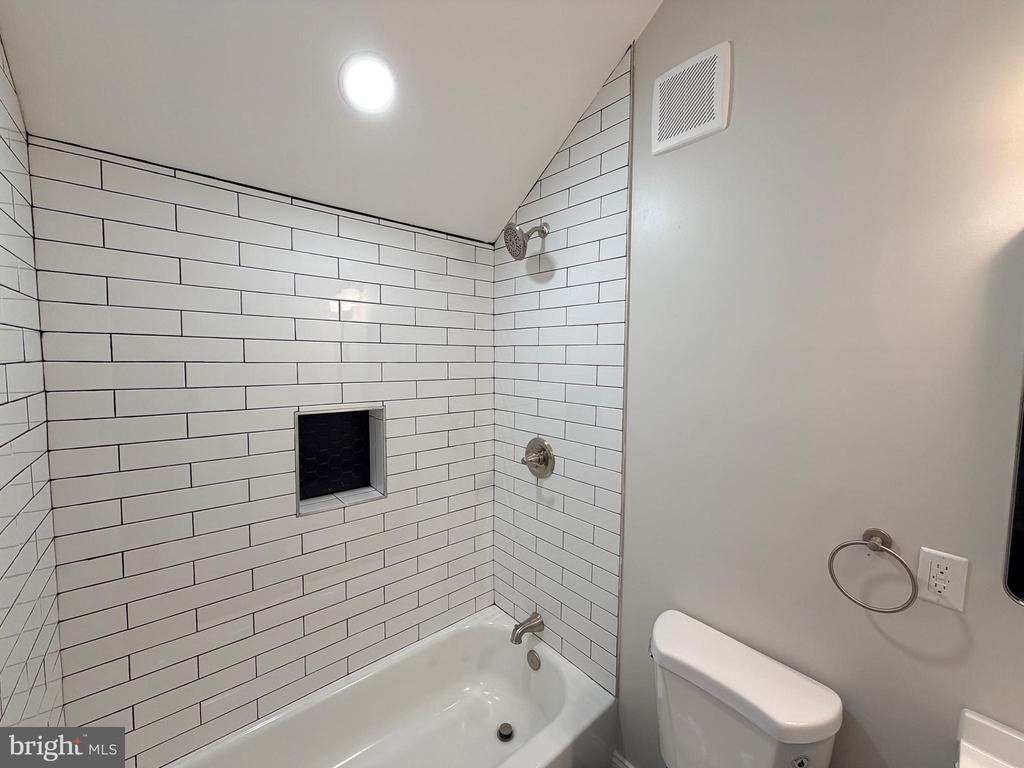 3 E Overlea Avenue - Photo 25