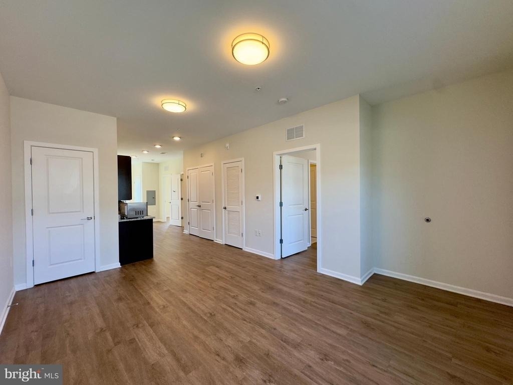 5902 Arizona Avenue - Photo 10