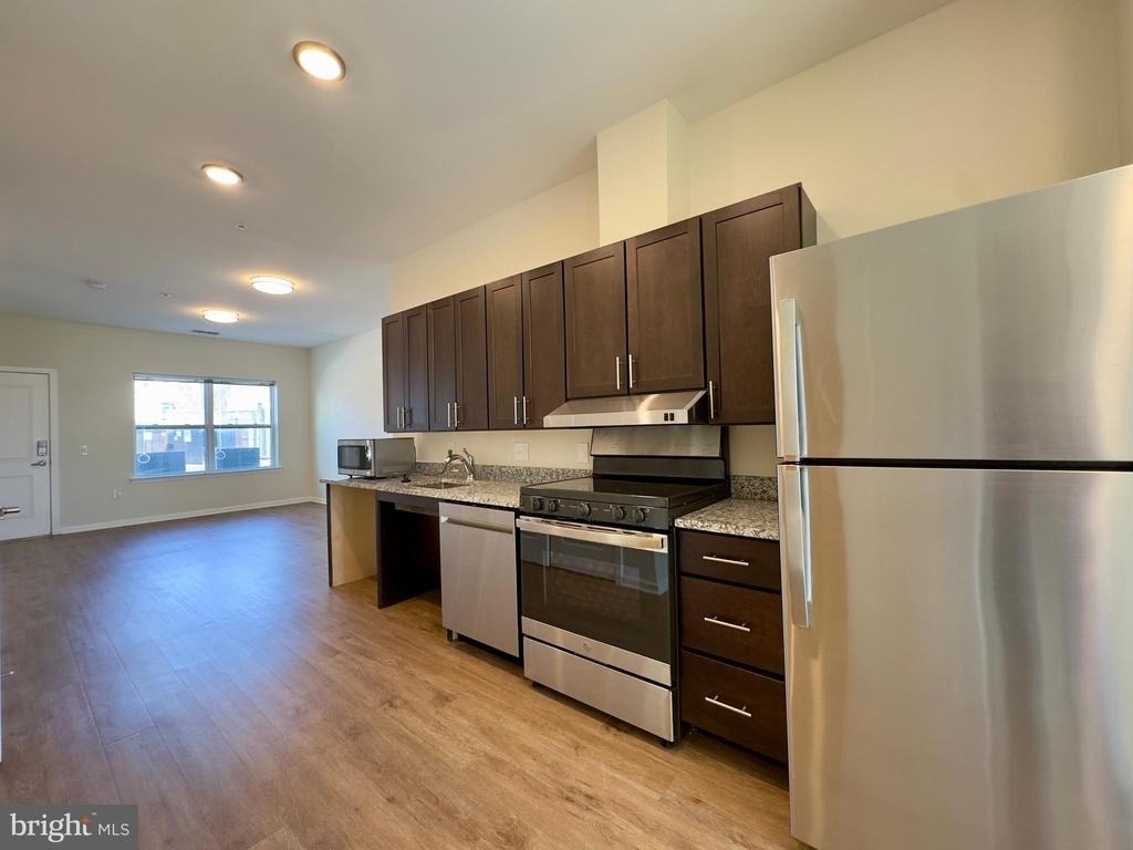 5902 Arizona Avenue - Photo 5