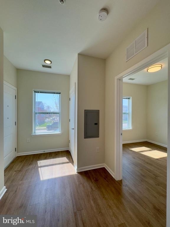 5902 Arizona Avenue - Photo 2