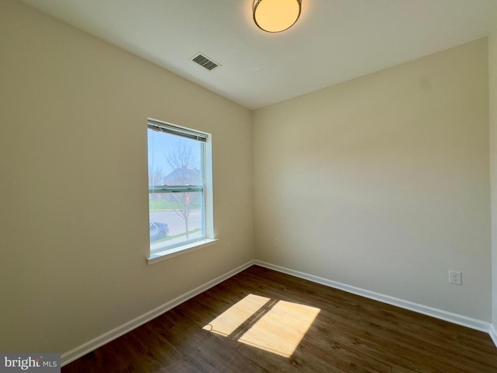 5902 Arizona Avenue - Photo 4
