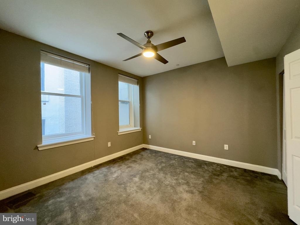 208 E Redwood Street - Photo 5