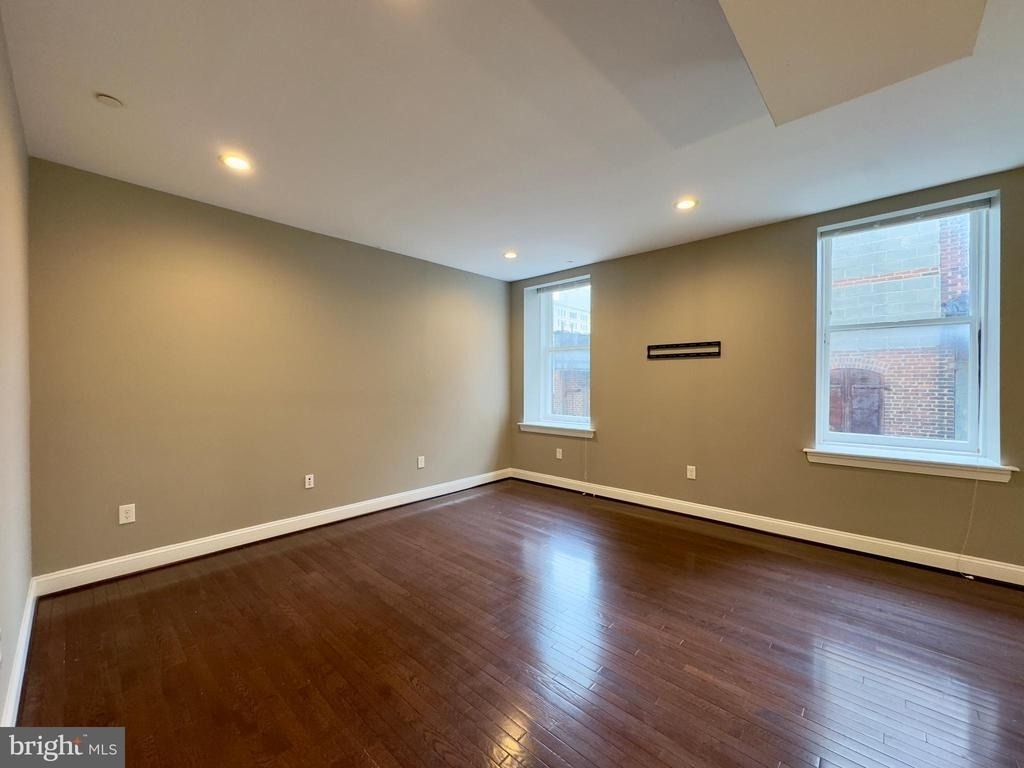 208 E Redwood Street - Photo 7