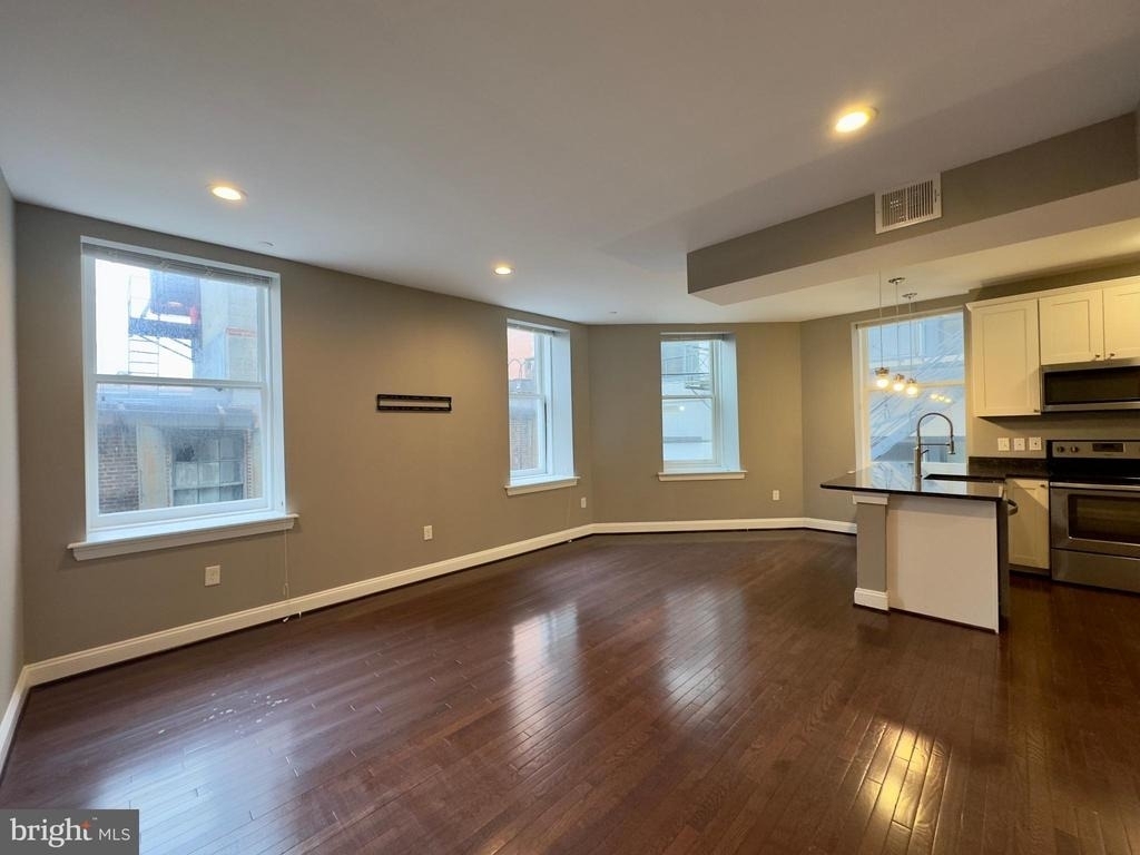 208 E Redwood Street - Photo 8