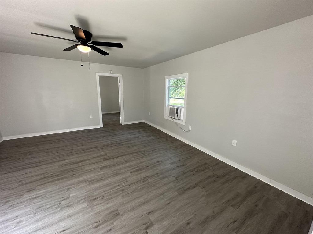 622 Scarbrough St - Photo 1