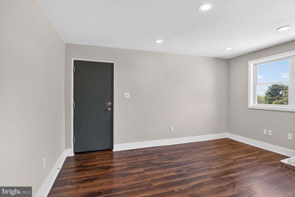 622 Eastern Avenue Ne - Photo 7