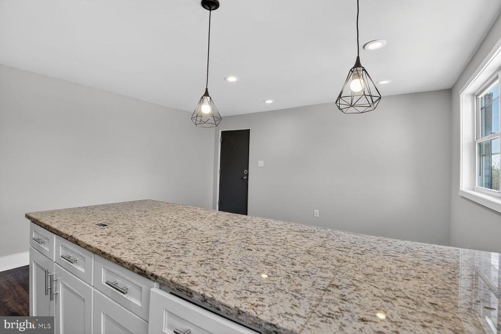 622 Eastern Avenue Ne - Photo 5