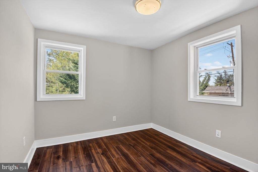 622 Eastern Avenue Ne - Photo 8