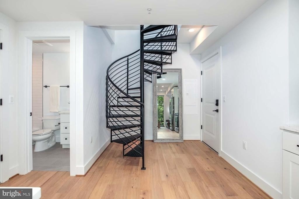 2601 30th Street Ne - Photo 9