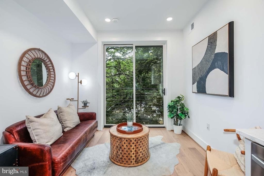 2601 30th Street Ne - Photo 5