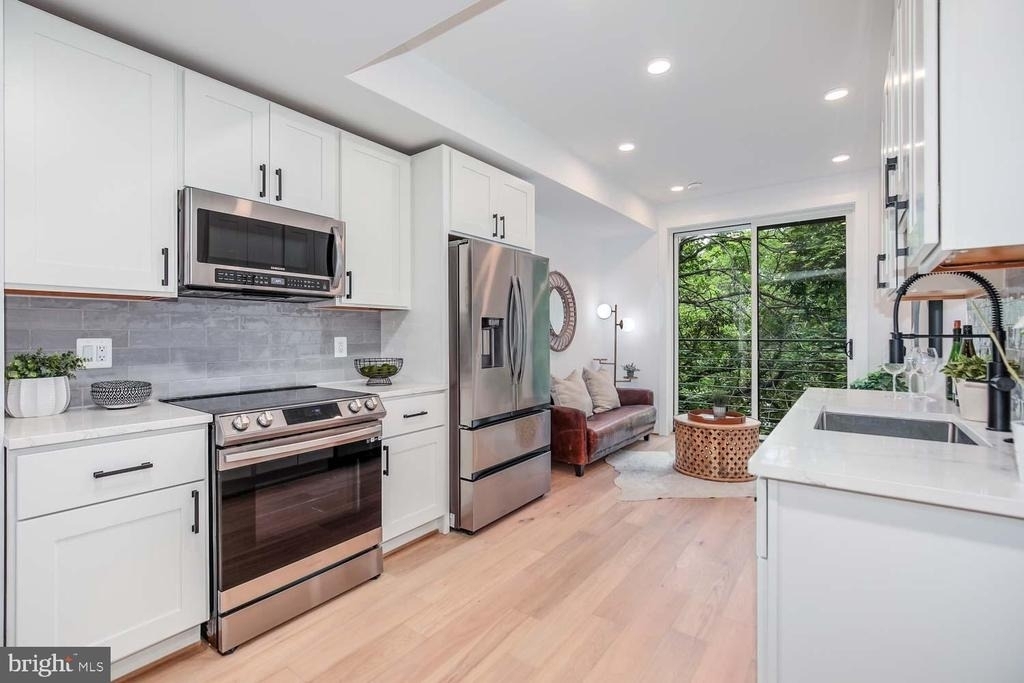 2601 30th Street Ne - Photo 1