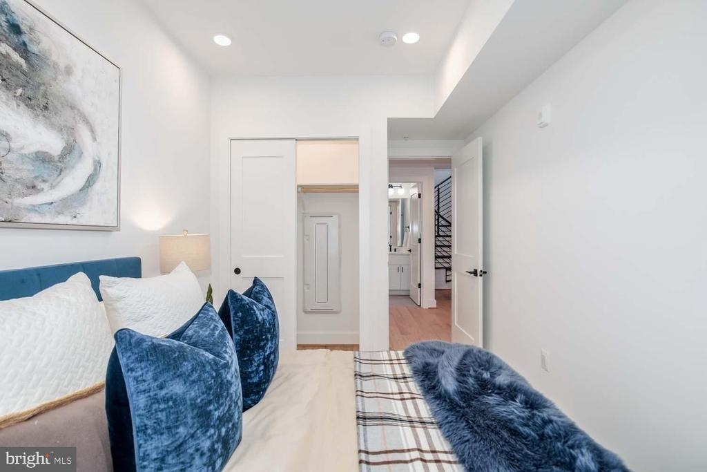 2601 30th Street Ne - Photo 13
