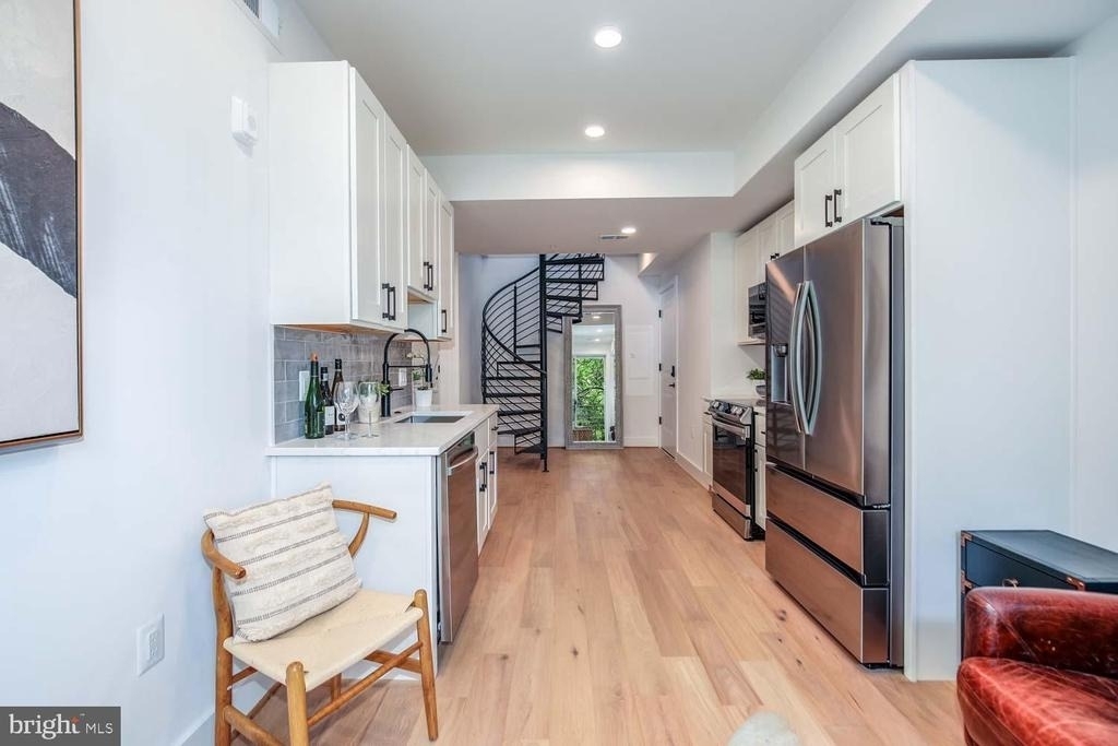 2601 30th Street Ne - Photo 7