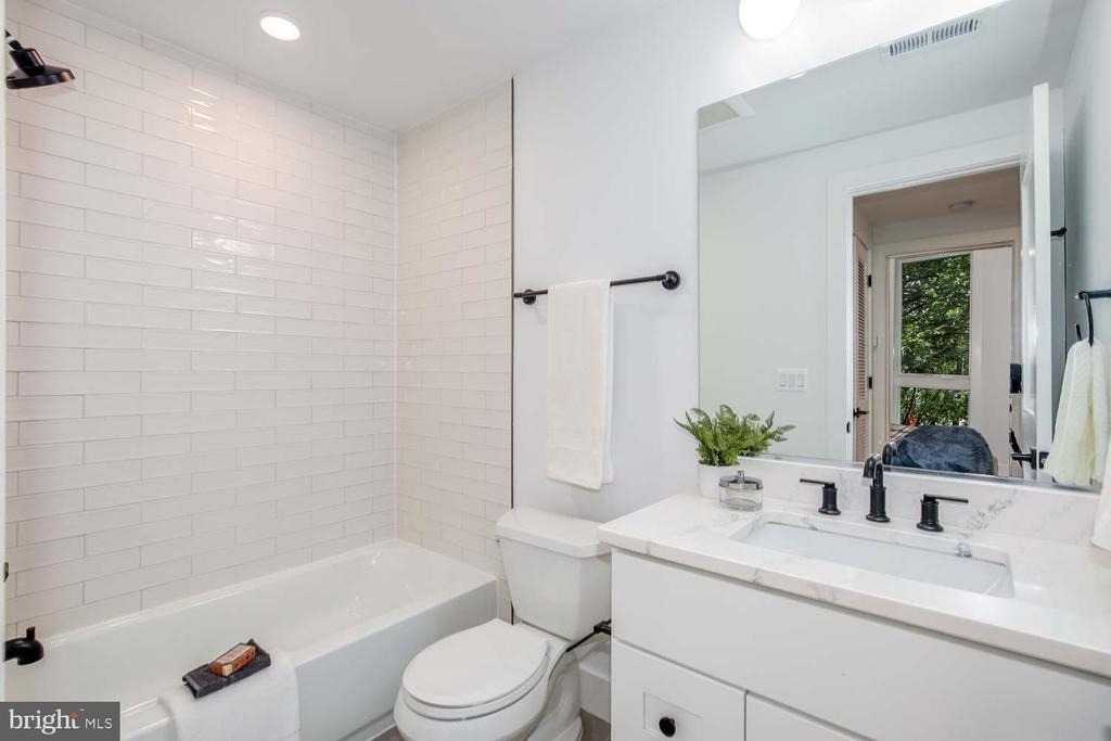 2601 30th Street Ne - Photo 14