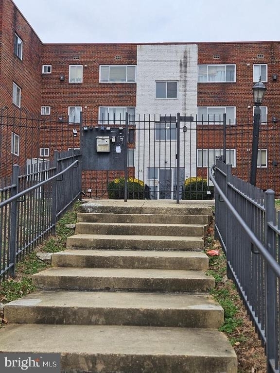 10 Halley Place Se - Photo 1