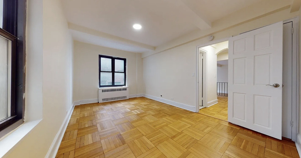 141 East 56th Street - Photo 5