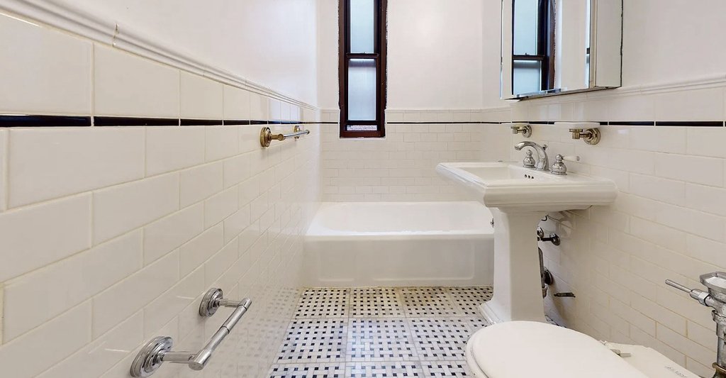 141 East 56th Street - Photo 8