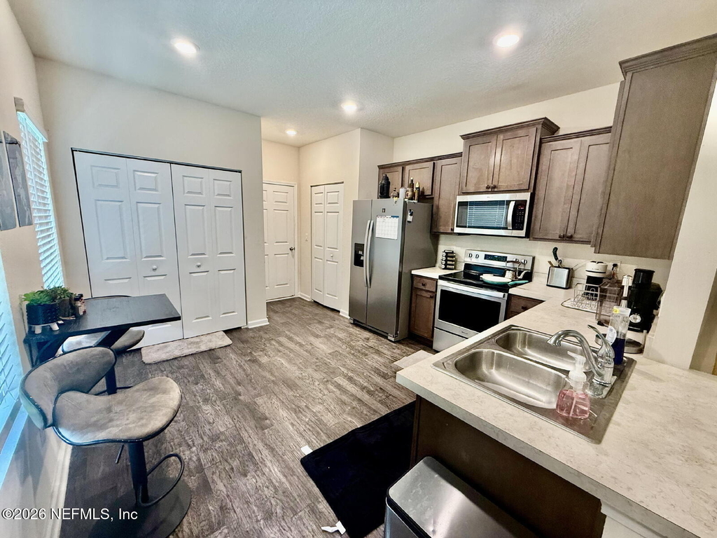 887 Capitol Parkway - Photo 2