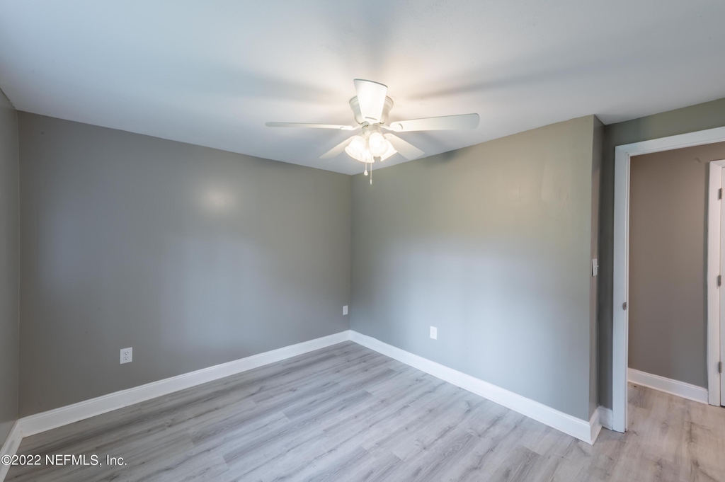 7832 Newton Road - Photo 24