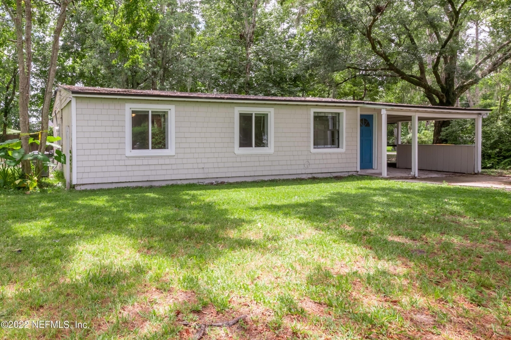 7832 Newton Road - Photo 2