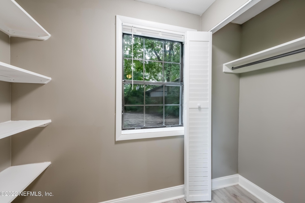 7832 Newton Road - Photo 22