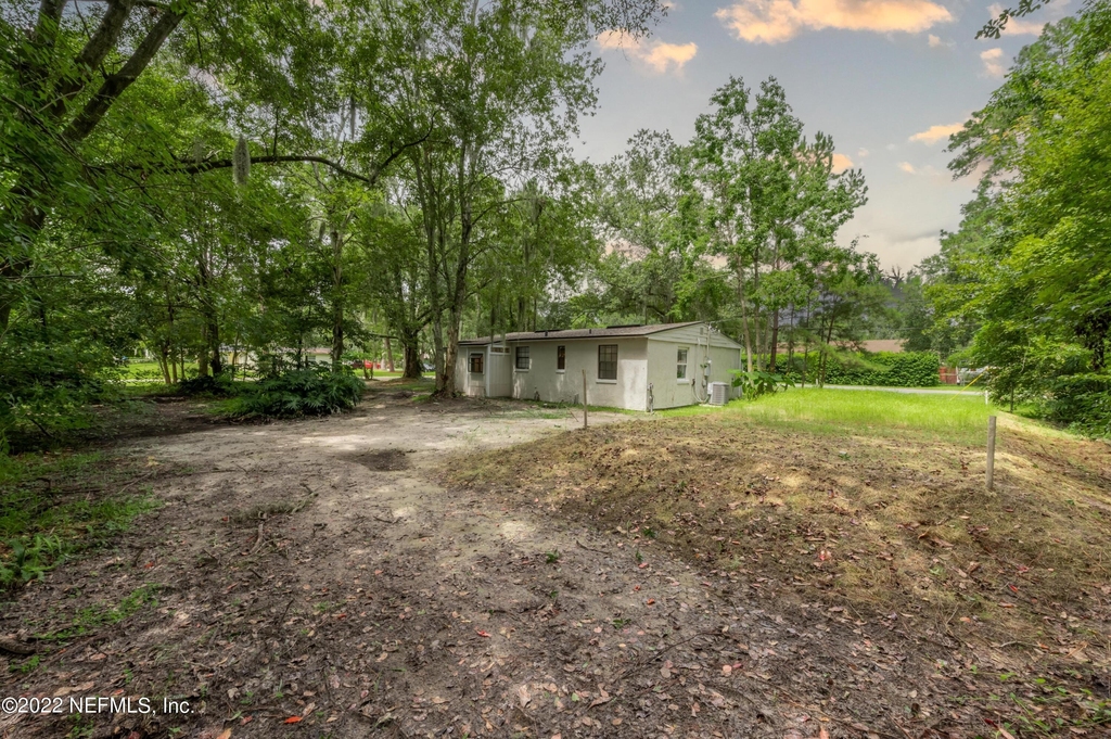7832 Newton Road - Photo 4