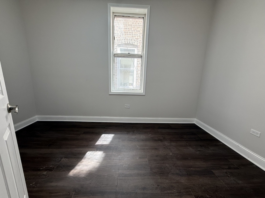 2533 S Drake Avenue - Photo 7