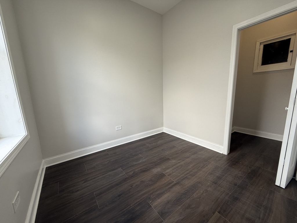 2533 S Drake Avenue - Photo 4