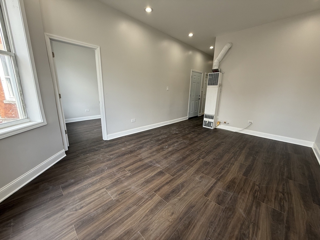 2533 S Drake Avenue - Photo 3