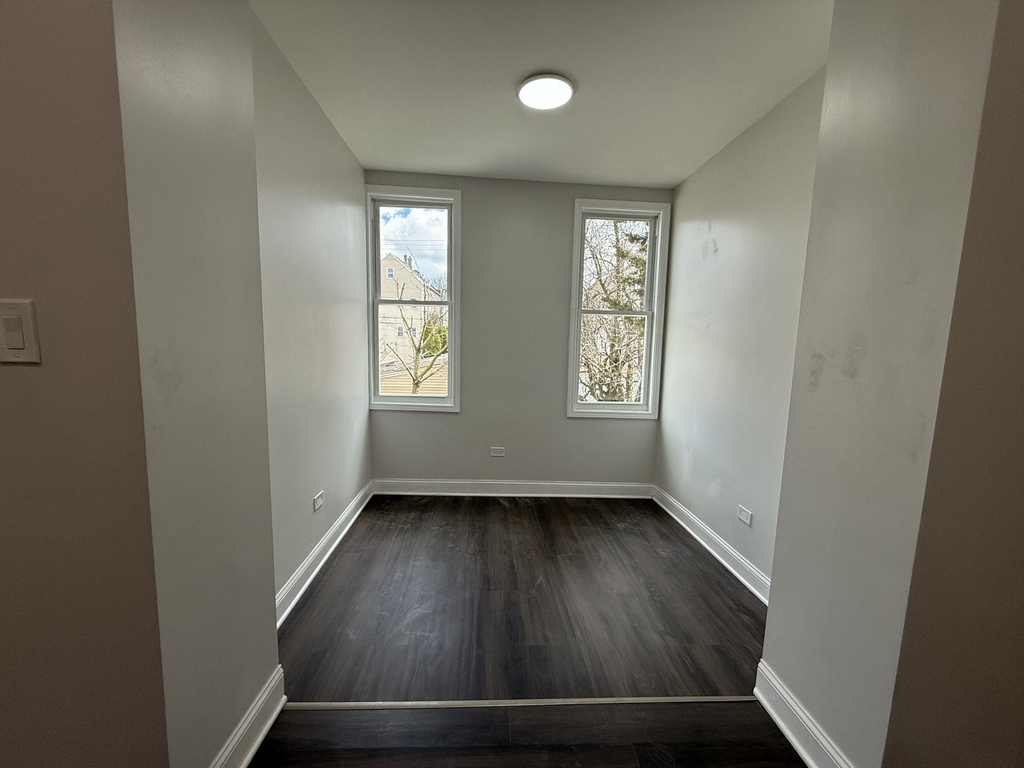 2533 S Drake Avenue - Photo 6